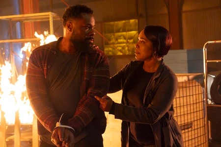 911 season 7 finale recap Athena saves Amir (Malcolm-Jamal Warner) 