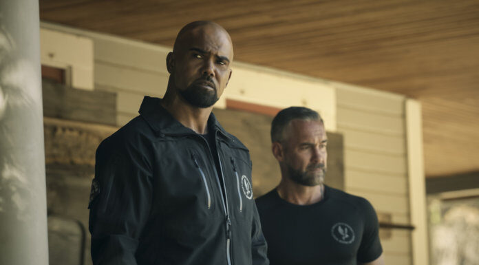 ÒNext of KinÓ Ð A tragic mission leads each member of the SWAT team to contend with their emotional distress in varied ways, on S.W.A.T., Wednesday, Feb. 17 (10:00-11:00 PM, ET/PT) on the CBS Television Network. Pictured (L-R): Alex Russell as Jim Street and Laura James as Molly Hicks. Photo: Bill Inoshita/CBS ©2020 CBS Broadcasting, Inc. All Rights Reserved.