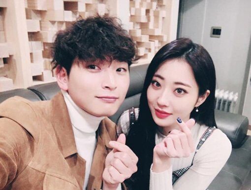 Kyung Li & 2AM's Jinwoon break up